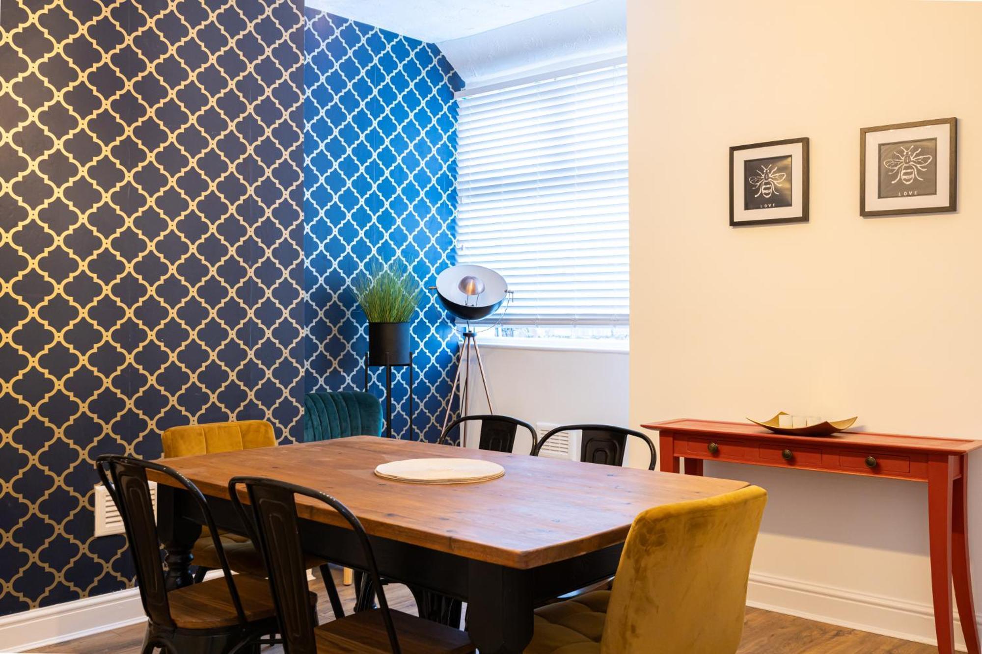 Winslow House- Close To Coop Etihad & Free Parking *